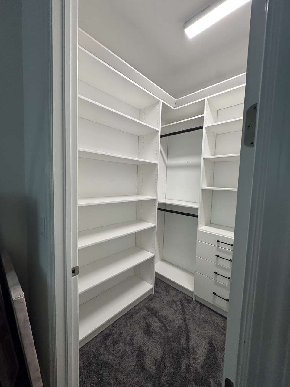 Walk-In Closet 17